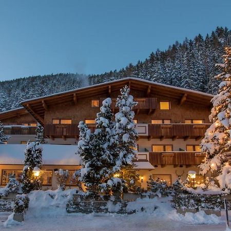 Hotel Pettneuerhof بيتنيو آم أرلبرغ المظهر الخارجي الصورة